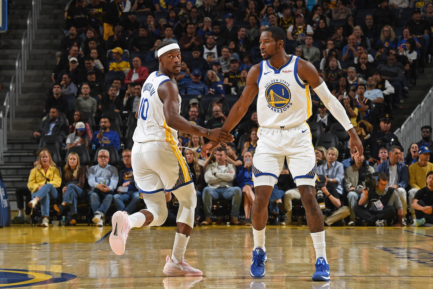 麻将-库明加的解决方案？巴特勒：这跟我没关系 我只希望他开心