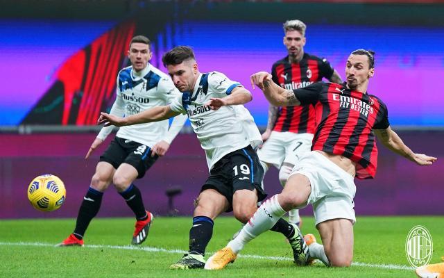 从0比5到0比3进步了！输真蓝黑保半程冠军知足也！