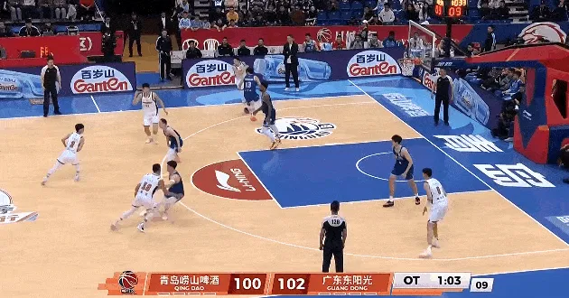 九五至尊棋牌-王洪泽下顺接球扣空篮砍下20分，广东加时剩1分钟领先青岛4分