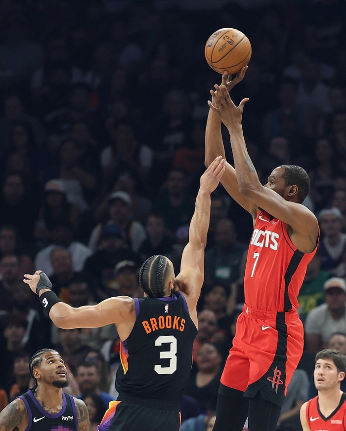 扑克游戏-杜兰特称球队连胜势头良好但需保持专注|凯文·杜兰特|常规赛|火箭|运动员发声|菲尼克斯太阳队_新浪体育_新浪新闻